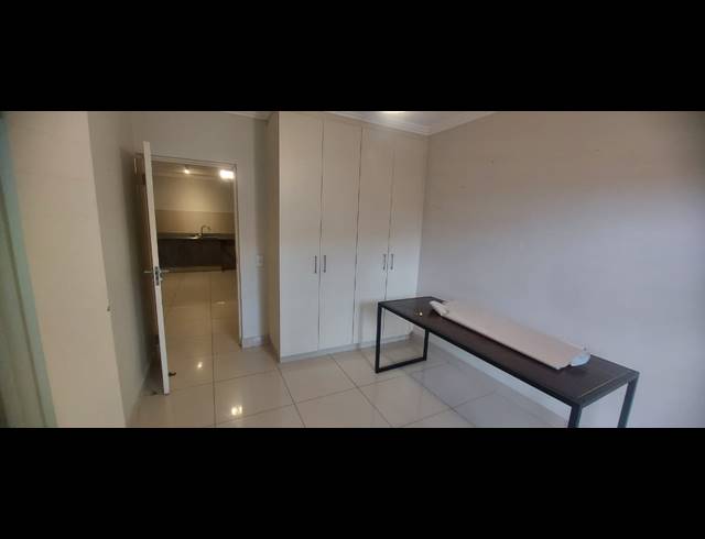 1 BEDROOM APARTMENT FOR SALE IN UMHLANGA RIDGE